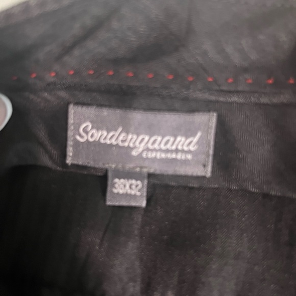 Sondergaard

Slim-Fit Suit - Picture 4 of 11